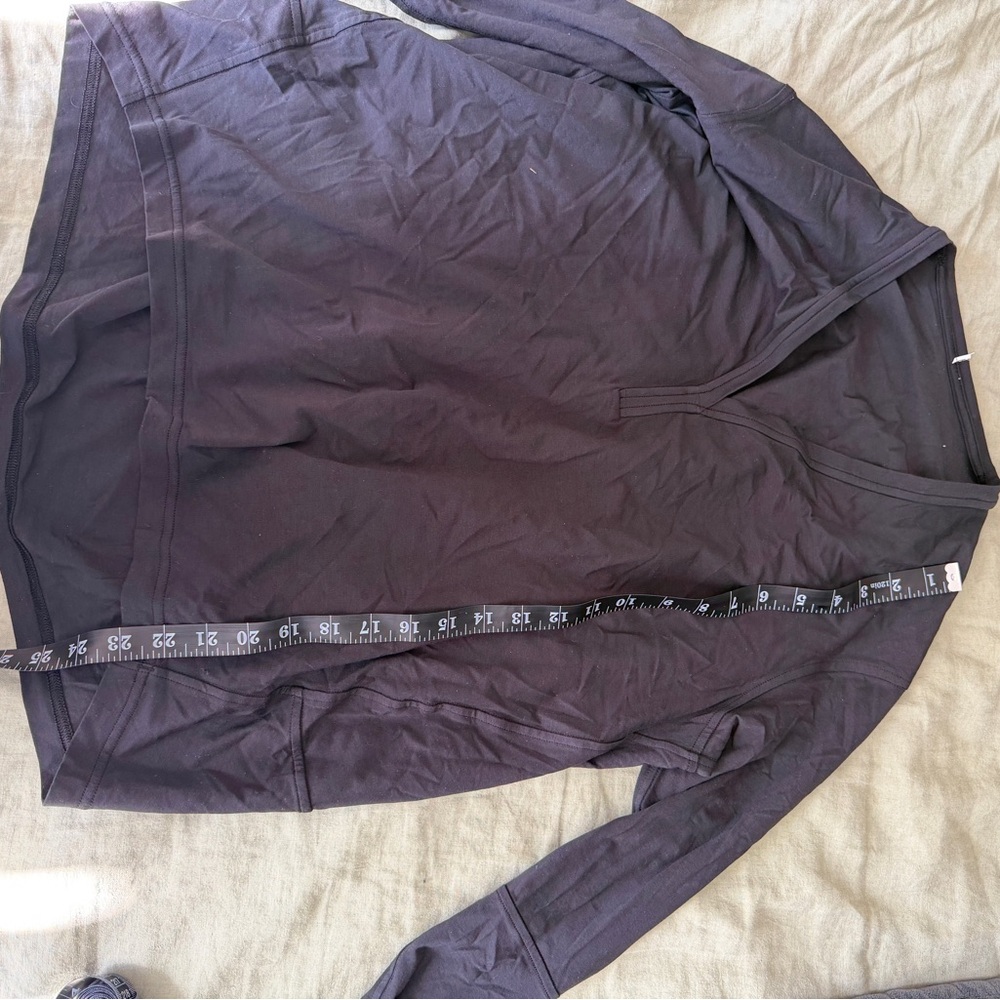 Black lululemon top - Picture 3 of 4